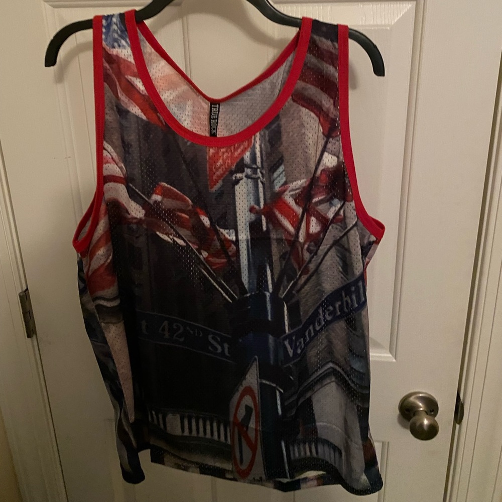 MENS TRUE ROCK Tank Top USA FLAG AMERICA STARS  STRIPES NY Vanderbuilt and 42nd